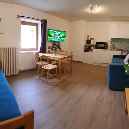 Bruyere, 2 A 5 Personnes Avec Salle De Jeux Et Dans La *