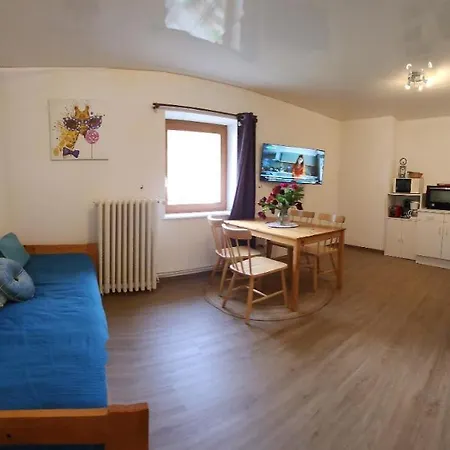 Διαμέρισμα Bruyere, 2 A 5 Personnes Avec Salle De Jeux Et Dans La *
