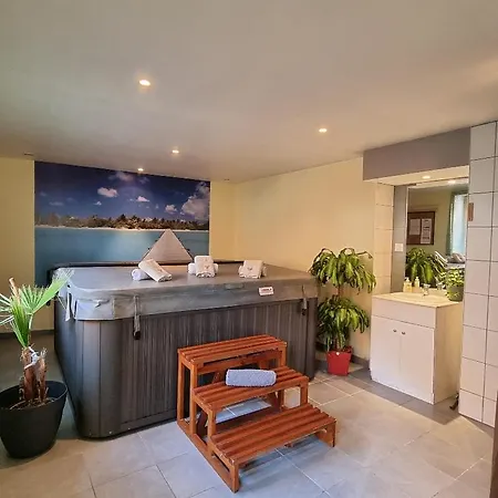 Bruyere, 2 A 5 Personnes Avec Salle De Jeux Et Dans La