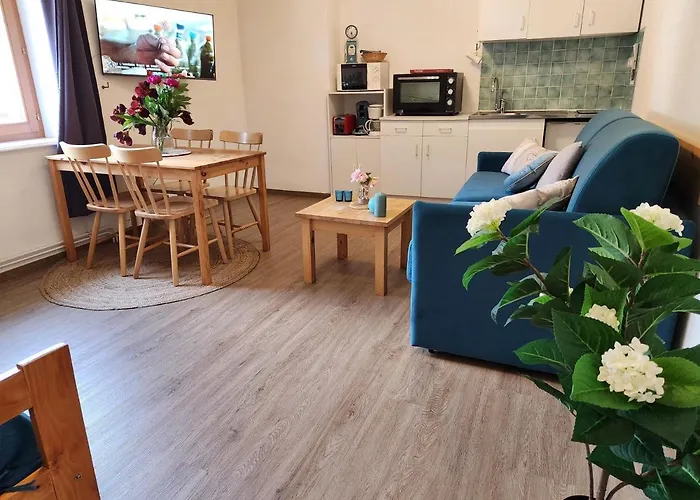 Bruyere, 2 A 5 Personnes Avec Salle De Jeux Et Dans La